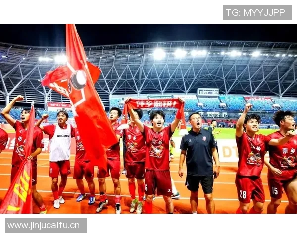 季后赛激动瞬间重现 球员汗水与泪水交织成最动人篇章